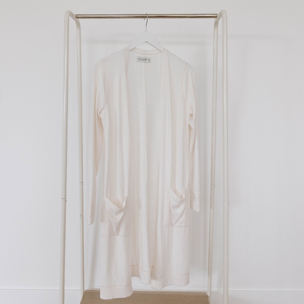 Abercrombie Cozy Duster Cardigan in White - Size Medium